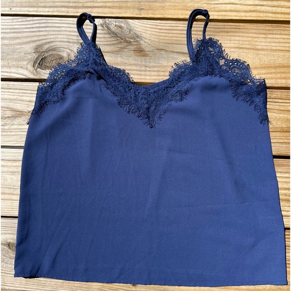 SHEIN large lacy adjustable tank top - Picture 8 of 8